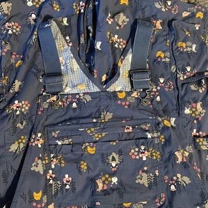 Duluth Trading CO, gardening shortall, womens large, blue gnome print